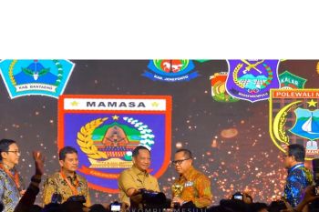 Kabupaten Mesuji terima penghargaan UHC Award 2023