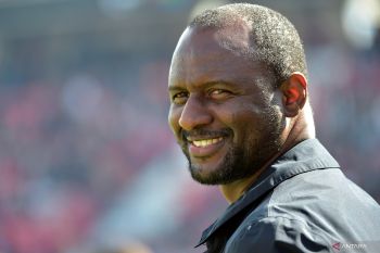 Crystal Palace pecat Patrick Vieira