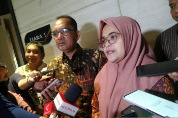 Lolly Suhenty mengharapkan Bawaslu tak berjarak dengan parpol