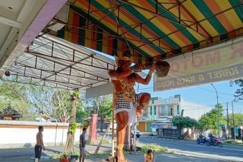 Mataram menyiapkan petugas untuk tangani sampah seusai pawai ogoh-ogoh