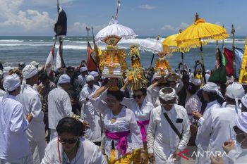 Umat Hindu di Yogyakarta gelar Upacara Melasti di Pantai Parangkusumo
