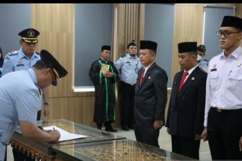 Kakanwil Kemenkumham Sumsel lantik PPNS dan PNS baru