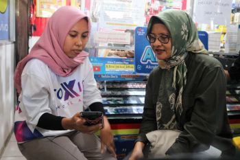 Tingkatkan pengalaman pelanggan, CEO XL Axiata temui langsung pelanggan dan retail outlet