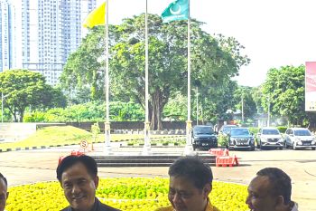 Yusril sambangi Kantor DPP Golkar temui Airlangga