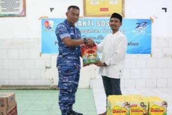 Lanud Haluoleo Kendari bantu sembako ke panti asuhan cegah stunting