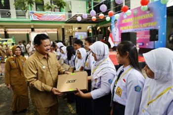 Wali Kota Maidi tingkatkan SDM Madiun melalui program laptop gratis