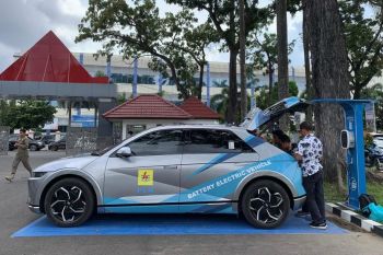 Dukung pemerintah akselerasi KBLBB, PLN pastikan penuhi lonjakan permintaan listrik