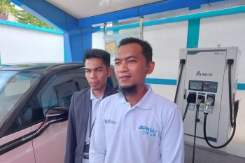 PLN menghadirkan stasiun pengisian kendaraan listrik di Kolaka