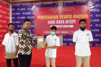 Tiga warga binaan Lapas Banjarbaru terima remisi Hari Raya Nyepi