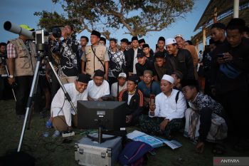 Di Tanjung Kodok Lamongan, Lima orang melihat hilal