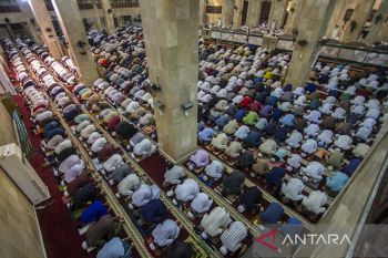 Shalat tarawih malam pertama Ramadhan di Kalsel
