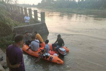 Gara-gara sandal, bocah 4 tahun tenggelam di Sungai Kampar