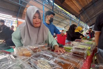 Pemkot Palu harapkan pedagang ikut menjaga kebersihan pasar Ramadhan