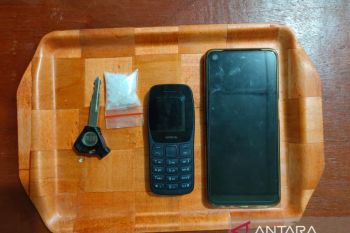 "Ngenes", polisi  konsumsi narkoba