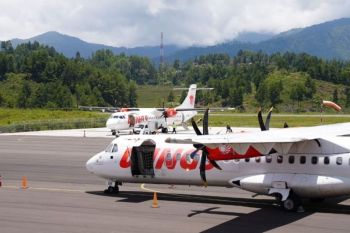 Pesawat Wings Air kembali mengudara di Wakatobi