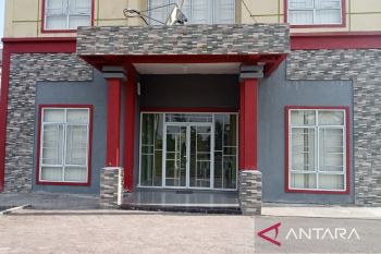 Kecewa ADD tak cair, sejumlah kades di Meranti tutup kantor desa