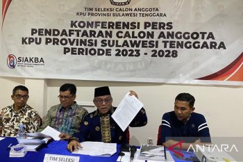 Timsel mengumumkan 10 calon anggota KPU yang lolos kesehatan dan wawancara
