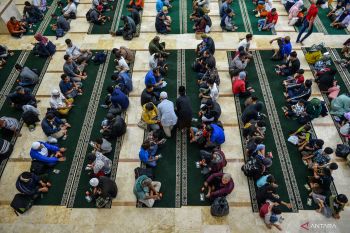 Puasa sebagai pemandu jiwa saat di persimpangan