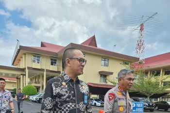 Kakanwil Kemenkumham tinjau layanan Eazy Passport di Polda Sulut