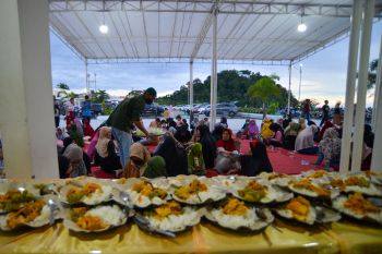 Berbuka Puasa Bersama Di Masjid Al Hakim