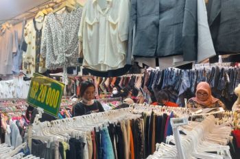 Ekonom sebut larangan impor pakaian bekas harus diimbangi kualitas lokal