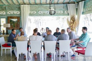 Ketua MPR minta turis asing patuhi aturan saat berkunjung ke Indonesia
