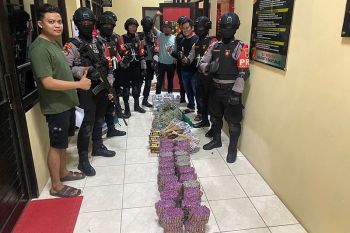 Peredaran ribuan butir petasan digagalkan Polresta Banyumas
