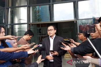 KPK geledah rumah di Depok terkait dugaan korupsi tukin di Kementerian ESDM