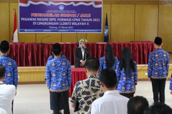 LLDIKTI Wilayah X gelar upacara pengambilan sumpah PNS