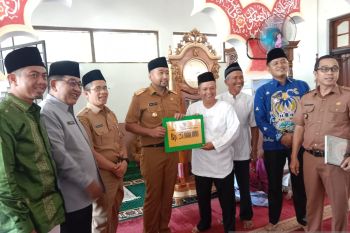 Warga Tiku Agam usulkan pembangunan jembatan ke Wagub Sumbar