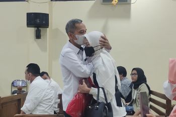 Istri terdakwa Karomani tolak beri kesaksian untuk suaminya
