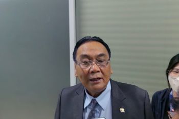 Komisi III DPR menyetujui tiga calon hakim agung MA