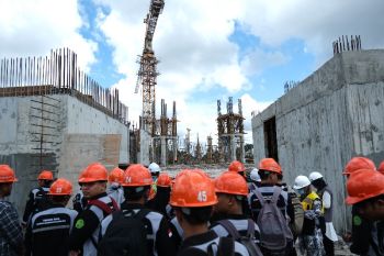 Mahasiswa FTI UMPR kunjungi proyek sebagai implementasi Kampus Merdeka