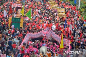 Secuplik cerita warga Tionghoa Padang "dima bumi dipijak di situ langik dijunjuang"