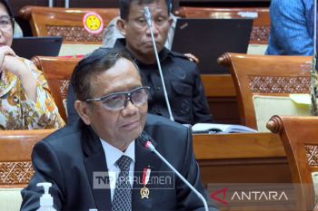 Mahfud MD menduga bawahan Sri Mulyani menutupi data transaksi Rp349 triliun