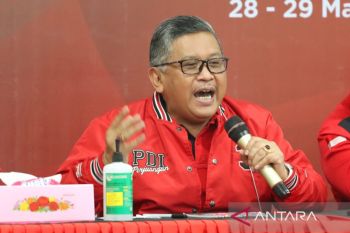 Hasto ingatkan kader jangan kompromi ideologi demi selera pasar