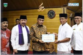 Asisten I Pemprov Sumbar, kunjungi masjid Asasi Sigando dan serahkan bantuan