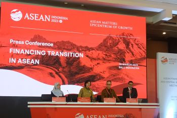 Bank regional dan global siap pensiunkan energi fosil