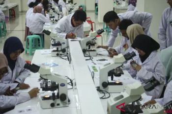 Kemdiktisaintek atur status dosen tetap bagi dokter klinis