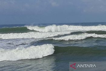 Gelombang tinggi berpotensi terjadi di laut selatan Jateng