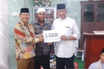 Bupati Pesisir Selatan pastikan pengaspalan jalan IV Koto Mudiek