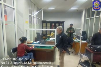 Satpol-PP Bukittinggi razia amankan PSK dan waria di malam ramadan