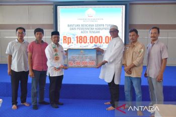 Pemkab Aceh Tengah serahkan donasi Rp180 juta untuk korban gempa Turki