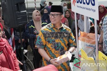 Pemkab OKU gelar pasar murah di Taman Kota Baturaja