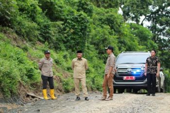 Jalan di Kecamatan Jirak Jaya Muba diperbaiki dengan dana tanggap darurat
