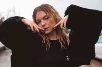 JESSIA ungkap diri sendiri di "Serotonin"