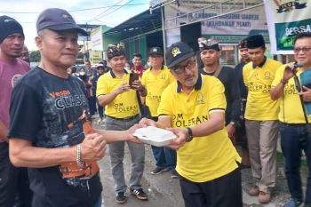 FKUB Sulteng bagikan makanan untuk umat beragama secara gratis