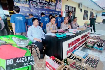 Ratusan botol minuman keras di Rejang Lebong disita polisi