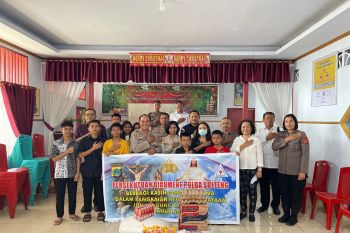 Polda Sulteng peringati Hari Paskah bersama Jemaat Gereja Oikumene