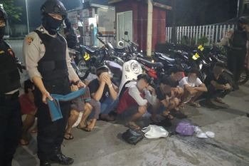 Polres Kudus amankan belasan remaja perang sarung dan air